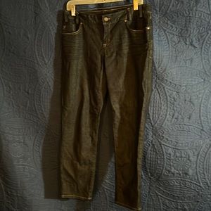 Eddie Bauer fit modern legs shape cropped size 6 denim jeans specially died